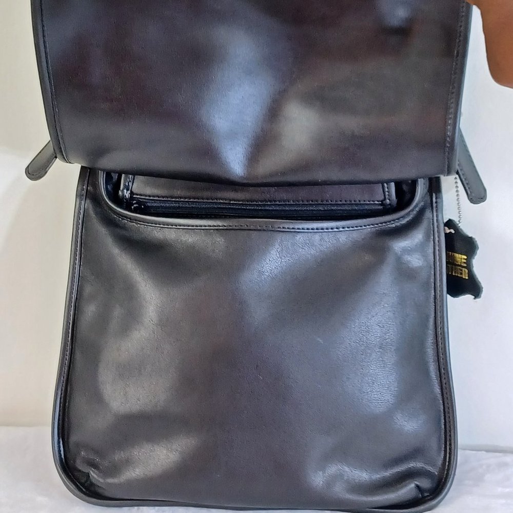 Giani Bernini Slim Leather Messenger Flap Crossbody Bag - Picture 3 of 10